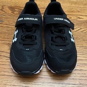 Gently used Little kids Under Armour shoes